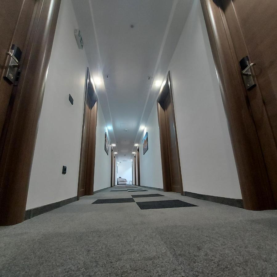Hotel Kole Cacak Bagian luar foto