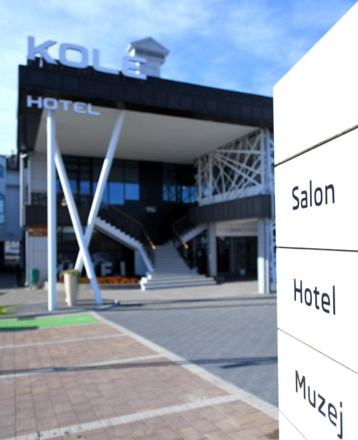 Hotel Kole Cacak Bagian luar foto