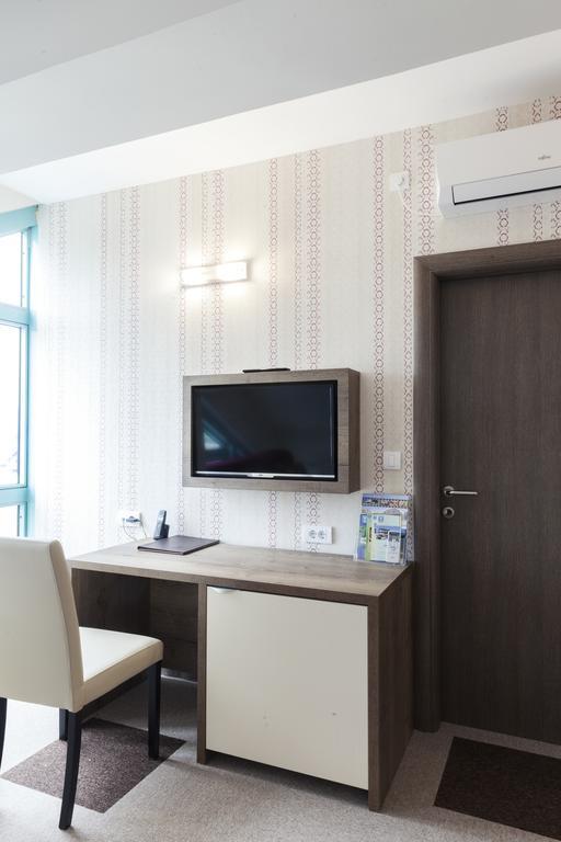 Hotel Kole Cacak Bagian luar foto